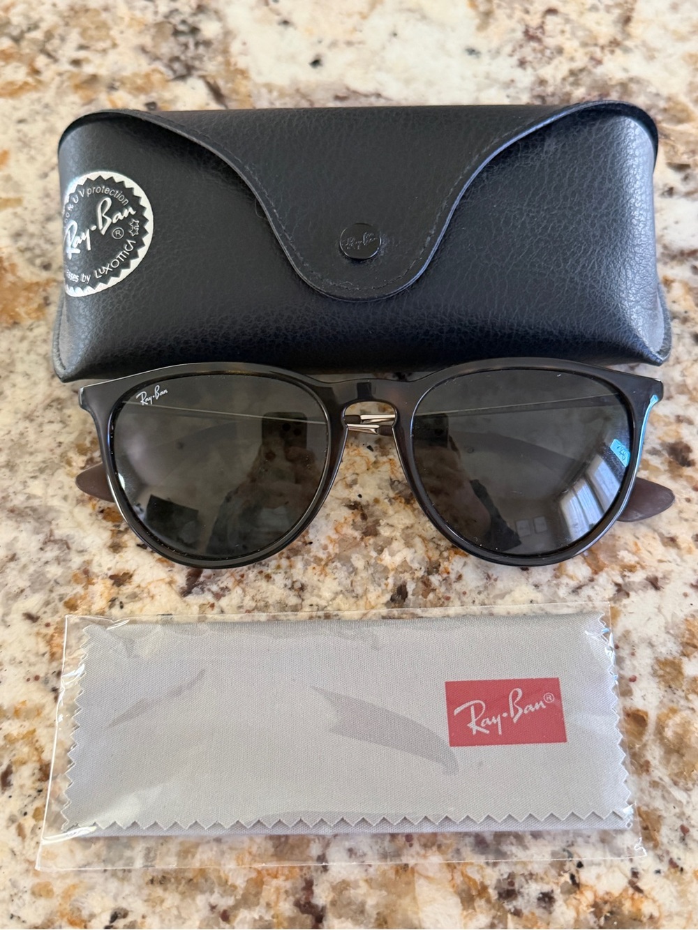 Ray-Ban Women’s Black Frame Sunglasses with Dark Gray Lenses